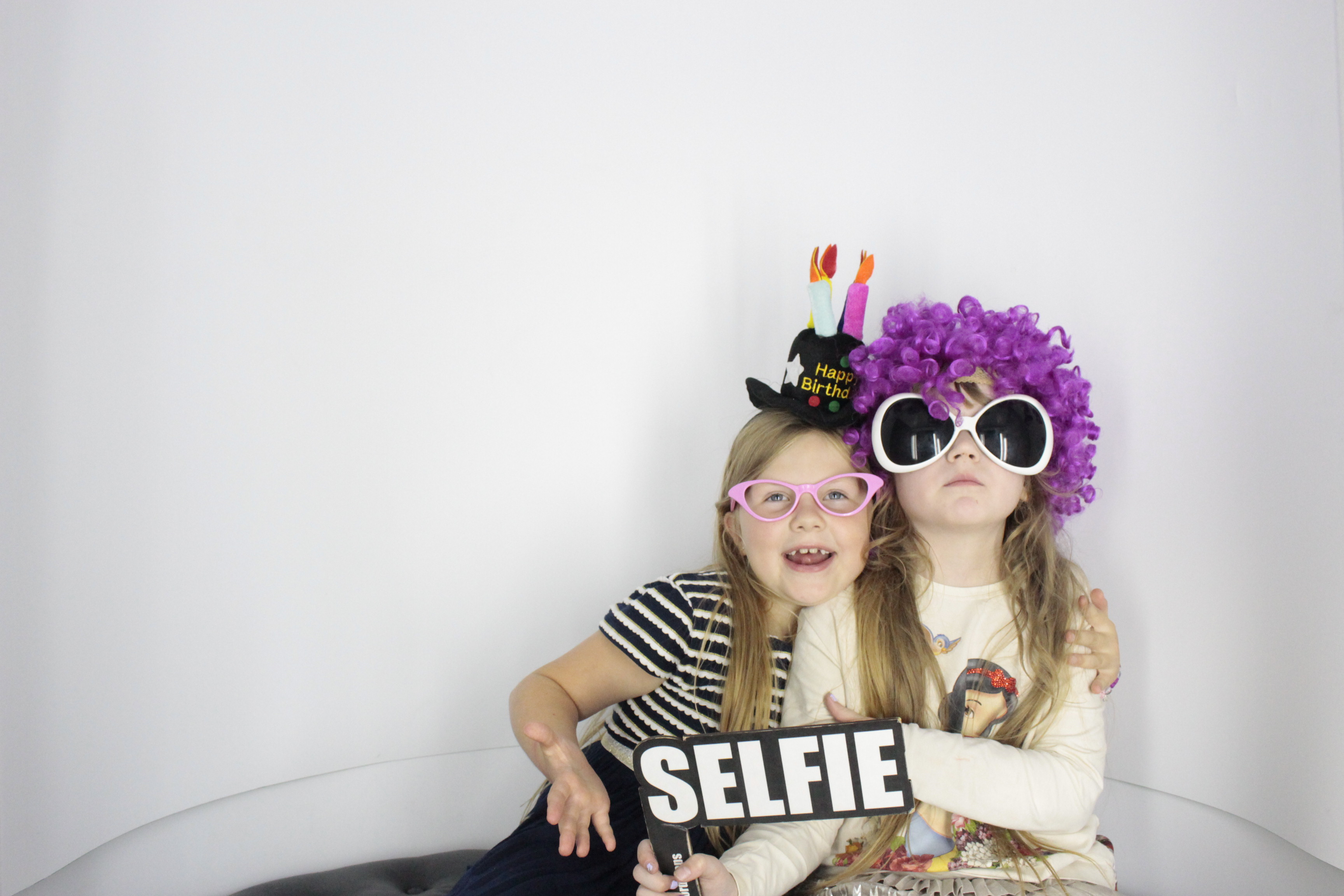 Nadine 40th Birthday  | View more photos from the event at gallery.myphotoboothexperience.co.uk/u/MyPhotoBoothExperienceLtd/Nadine-40th-Birthday